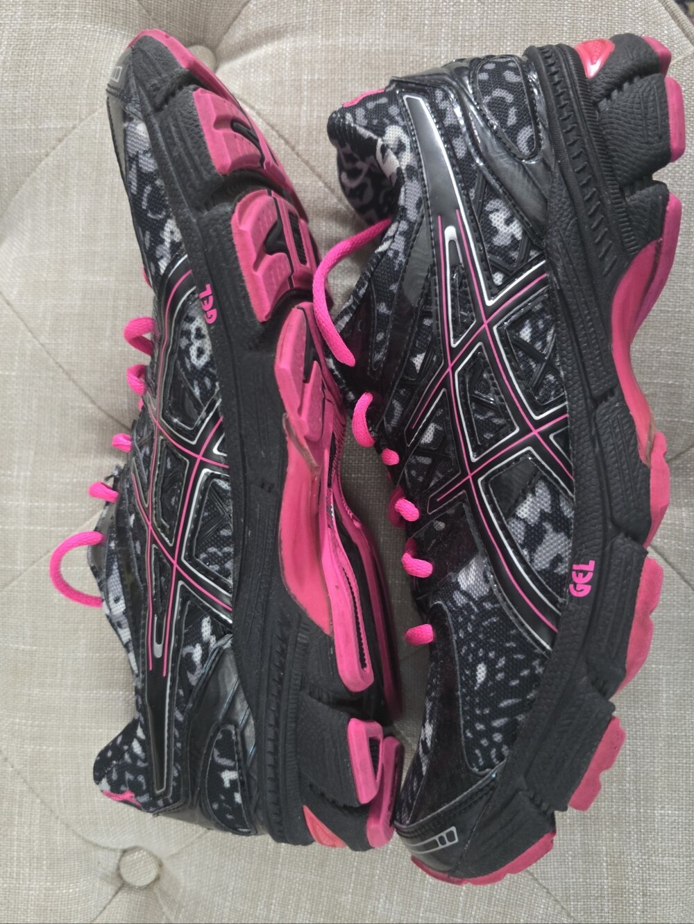 ASICS GEL Women’s Size 10 Running Shoes Black Pink Leopard Animal Print